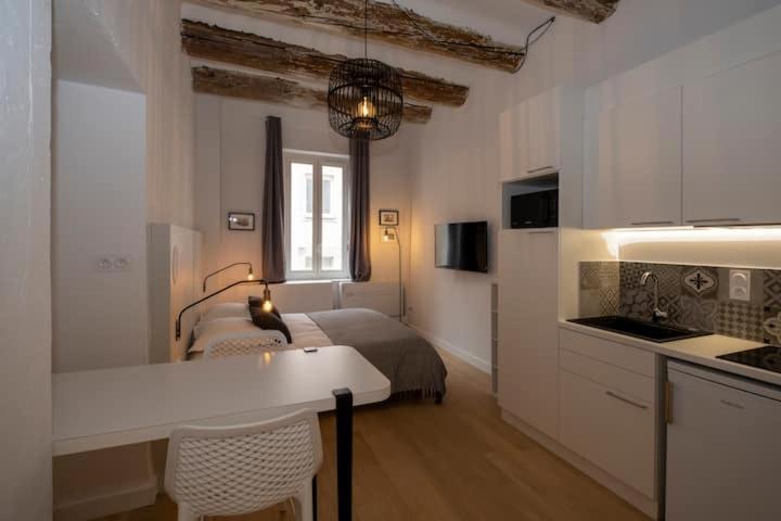 Design Suites Vieux Port Marseille Exterior photo